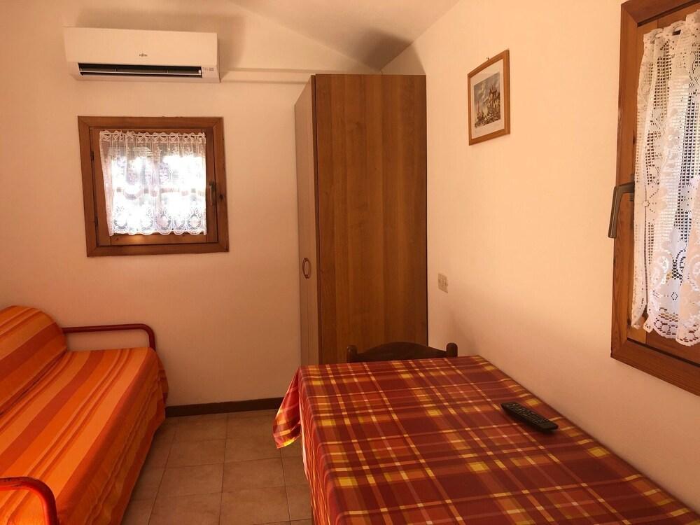 Hotel Il Paese Di Ciribì Ceriale Esterno foto