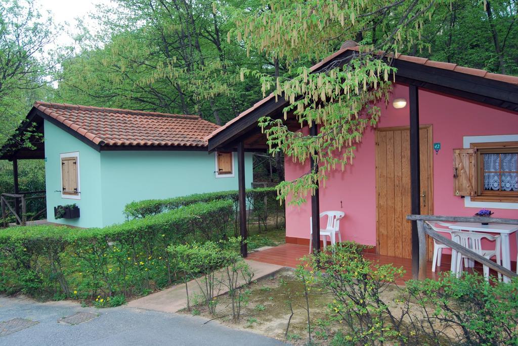 Hotel Il Paese Di Ciribì Ceriale Esterno foto